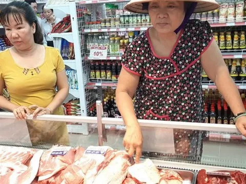Chuẩn bị hàng hóa Tết dồi dào, không lo khan hàng sốt giá?